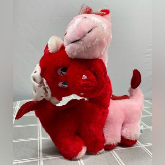 Vtg DanDee Plush Valentines Pink & Red Cross Neck Dinosaurs Loving Brontosaurus - Picture 3 of 13